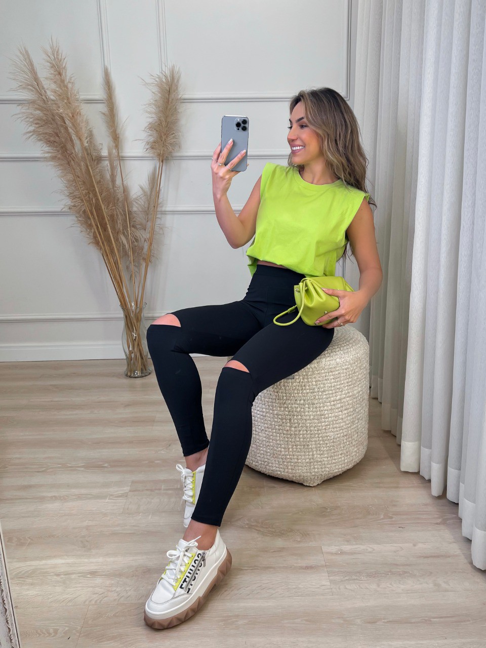 Calça skinny em poliamida premium com abertura no joelho Madame