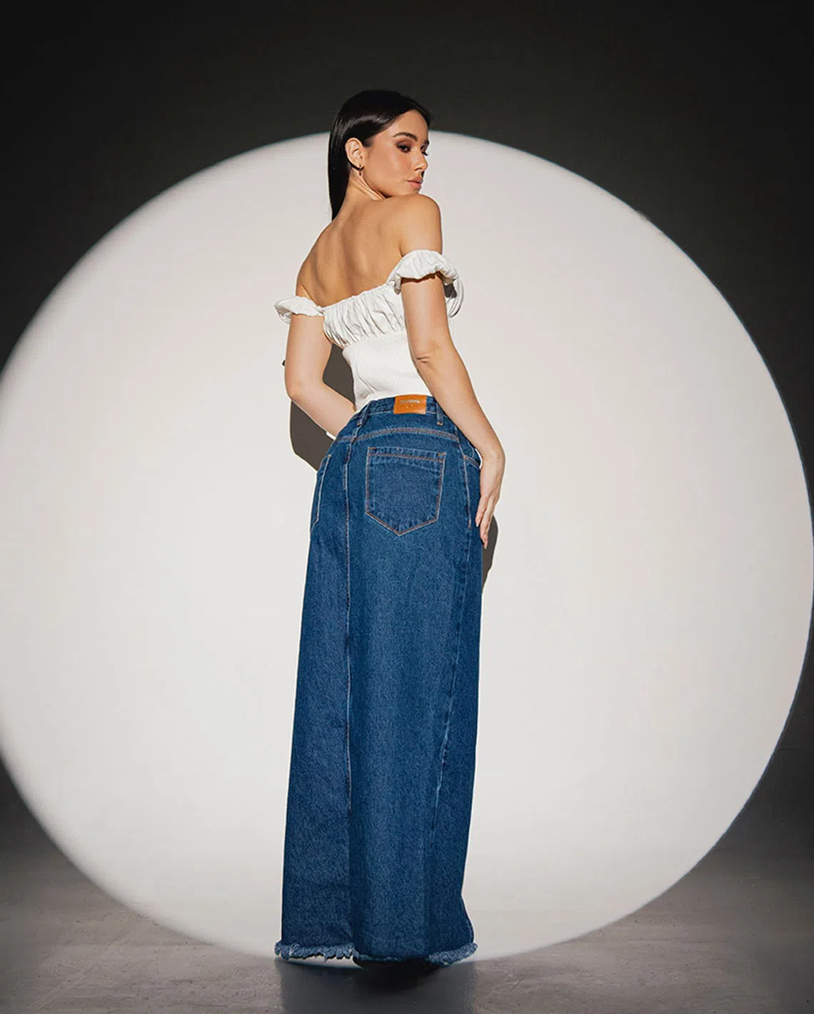 Saia jeans longa Megan com fenda frontal - Veste do 38 ao 44 - Madame Ninna  - loja online de confeccções femininas