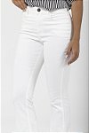 Calça Jeans Feminina Flare Off-White - Saara