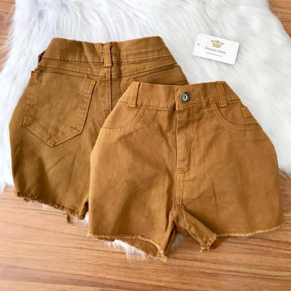 short jeans caramelo