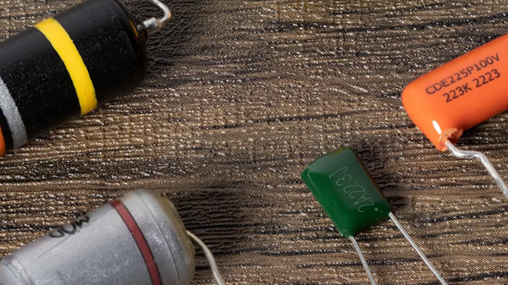 Capacitores para guitarra e baixo