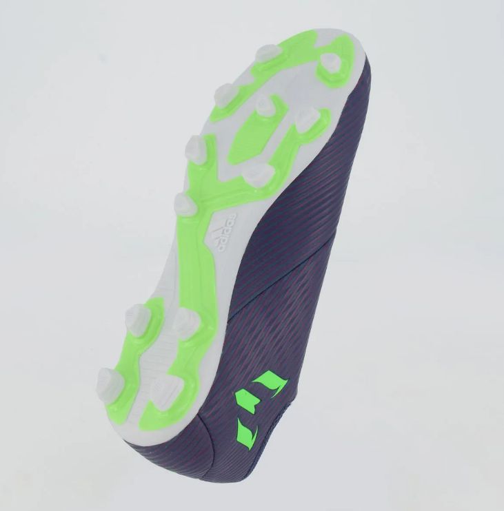 chuteira do messi roxa