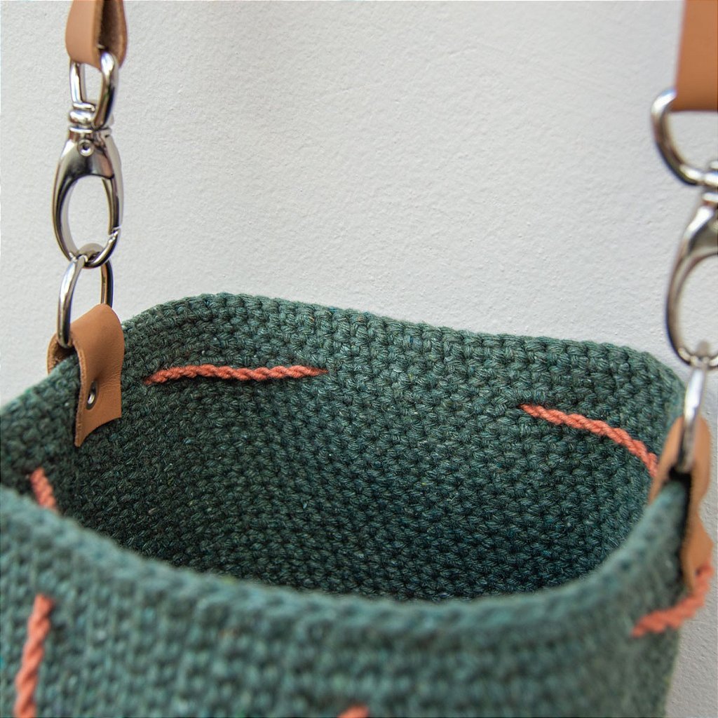 Crochê - Bolsa Saco com Alça de Couro - Anunciação Store - Tricot e Crochet  em forma de desejo