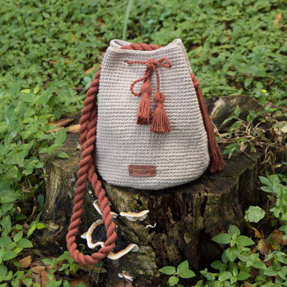 Bolsa de crochê com alça de corda - Anunciação Store - Anunciação Store -  Tricot e Crochet em forma de desejo