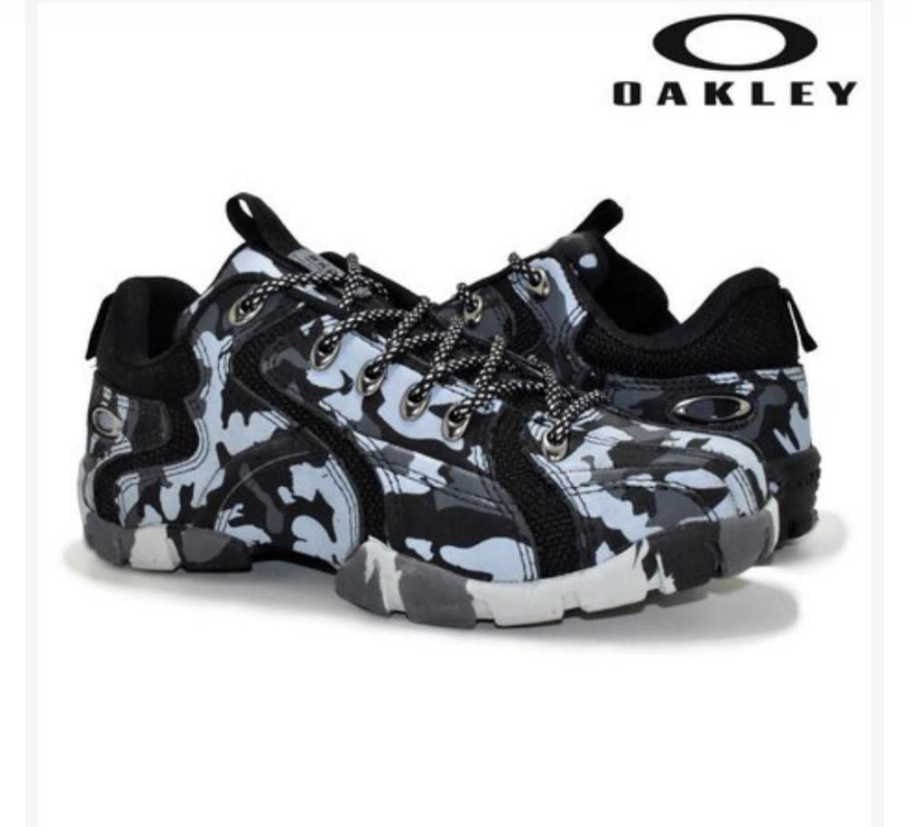 novas botas da oakley