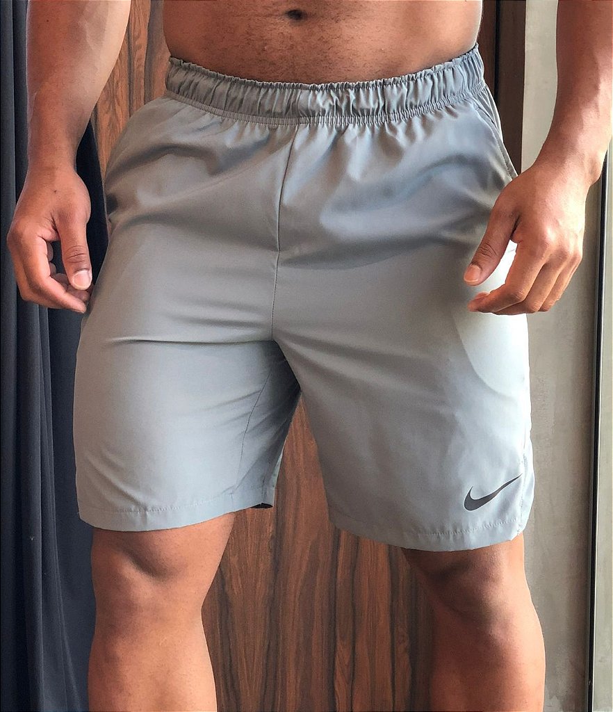 short cinza nike