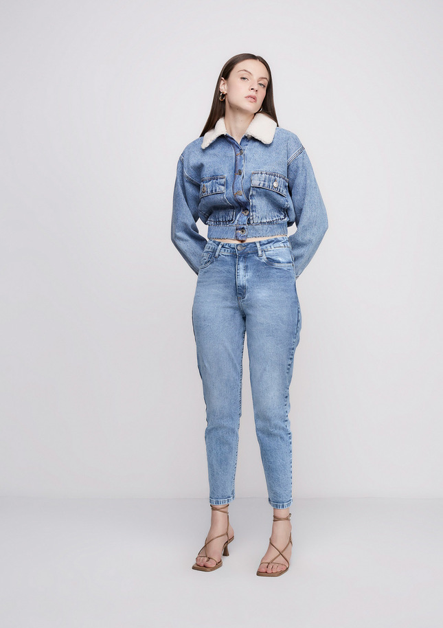 Calça pantacourt sales com jaqueta