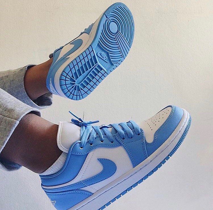 Air Jordan 1 Low 'UNC' | Womens Feet