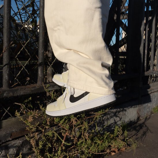 Air-Jordan-1-Mid-Wmns-Coconut-Milk-Feminino