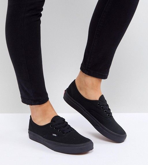 vans all black com branco