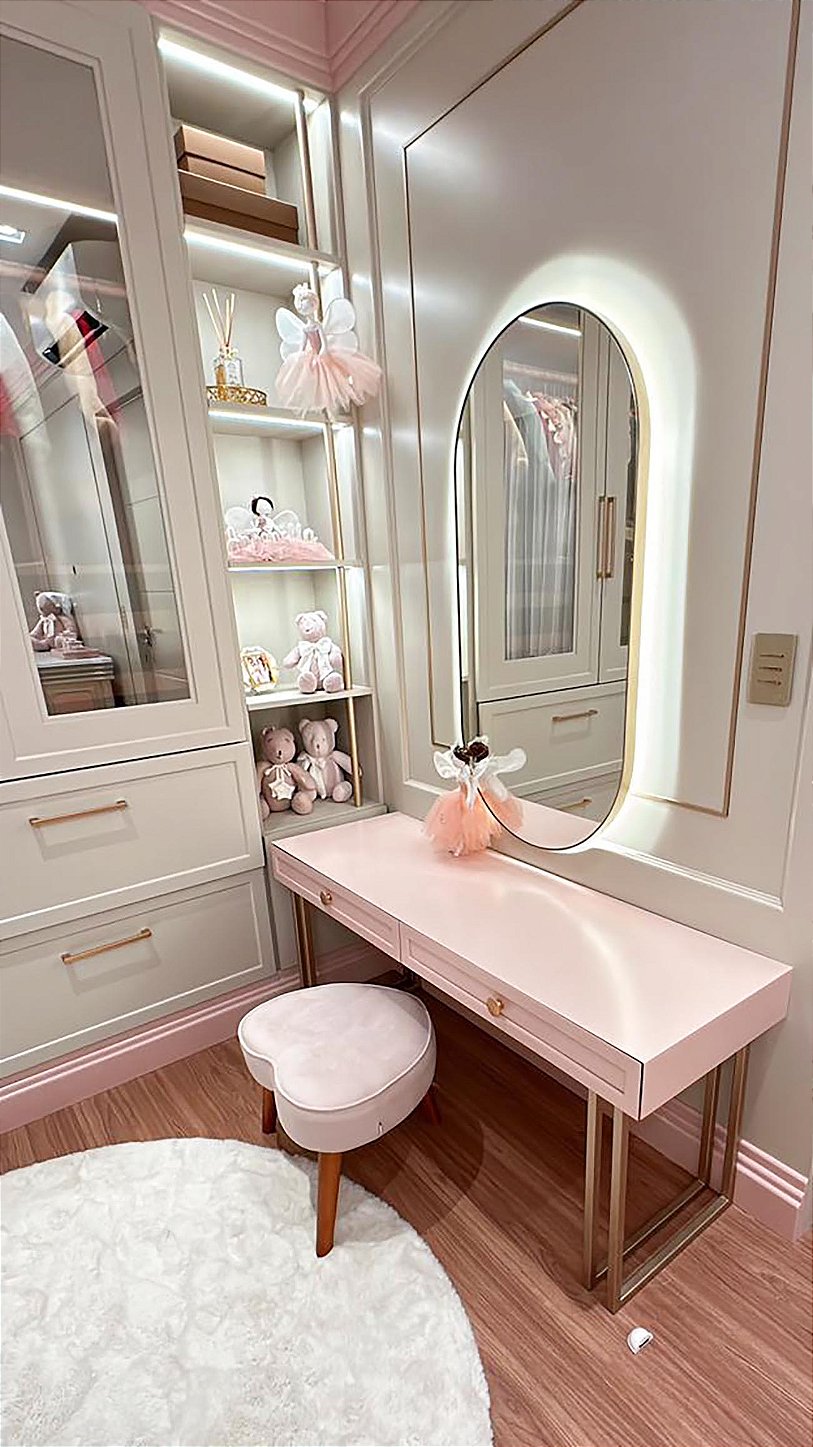 Quarto da Antonella escrivaninha