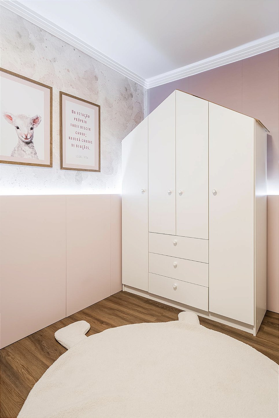 Quarto da Manuella armario