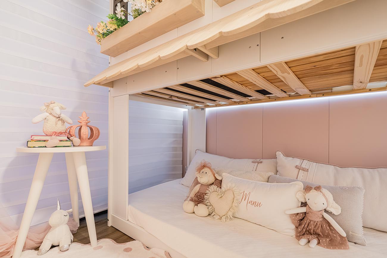 Quarto da Manuella Cama