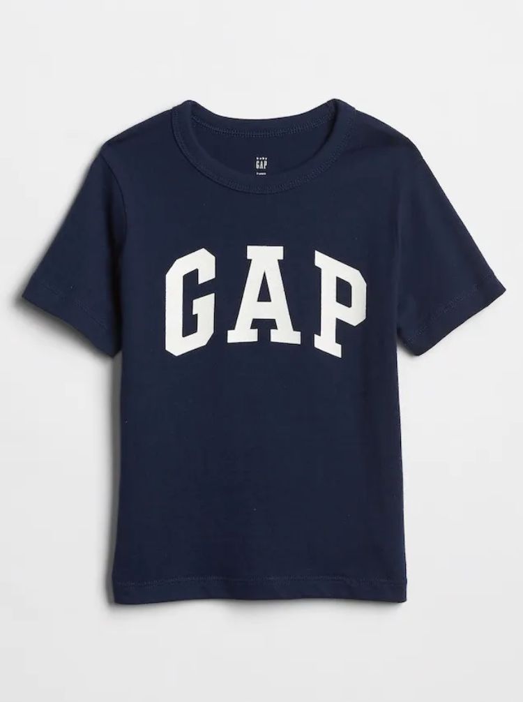 Linda camiseta GAP, manga curta, em algodão. Versátil e