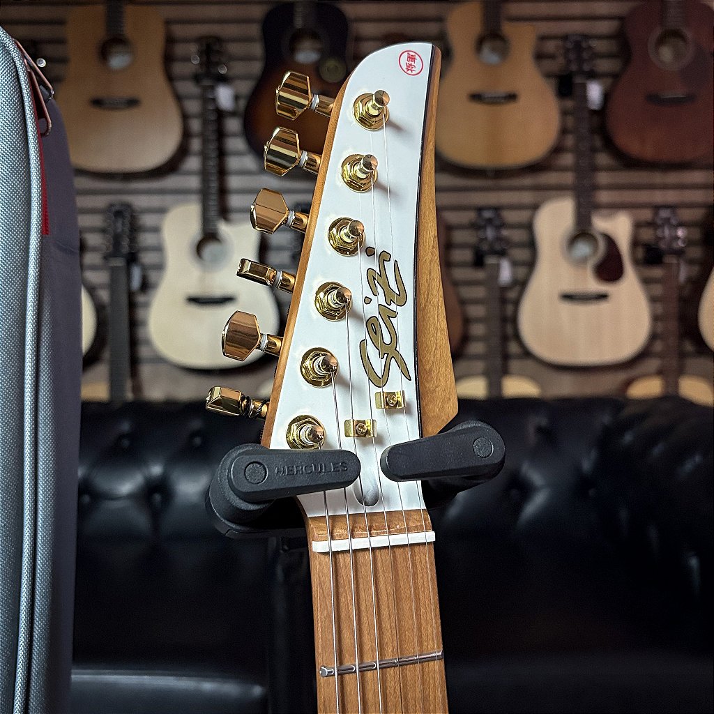 Guitarra Seizi Katana Ghost Pearl White Roasted Maple c/ Bag