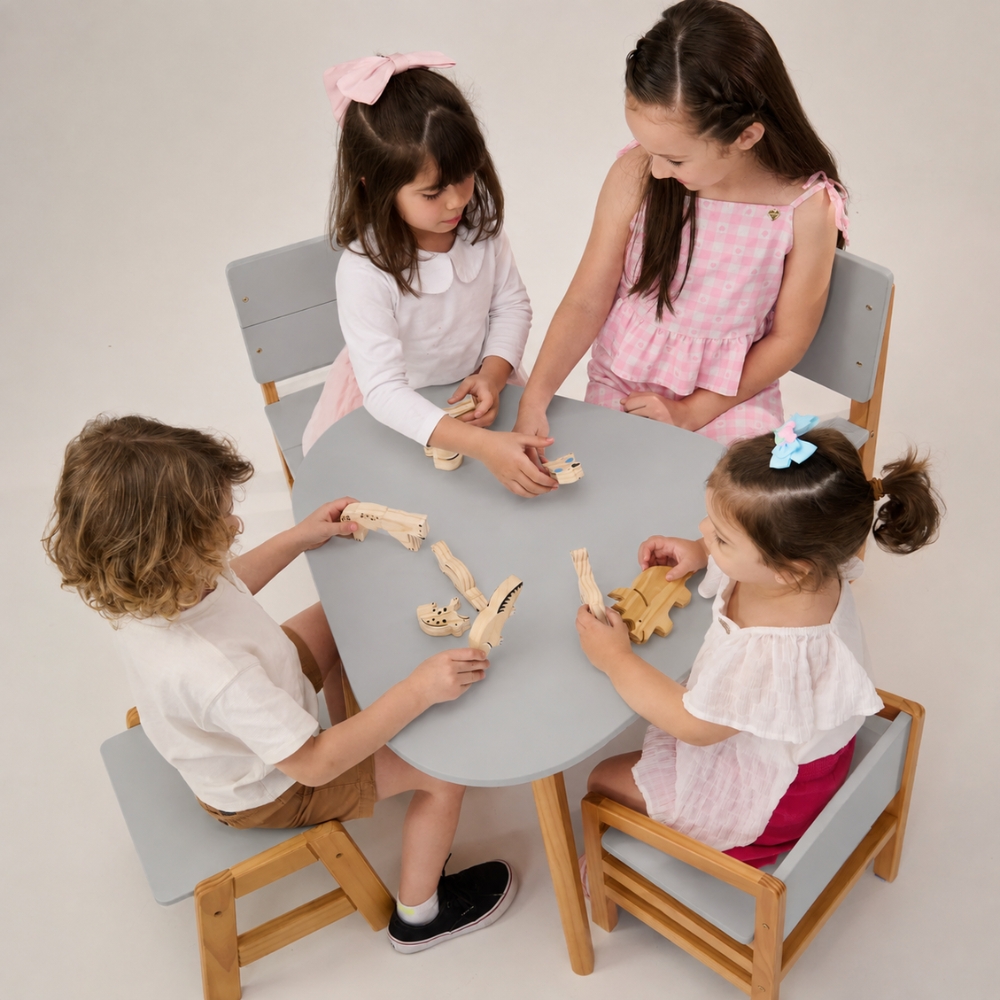 Mesa Infantil Orgânica Cinza Greige atividades