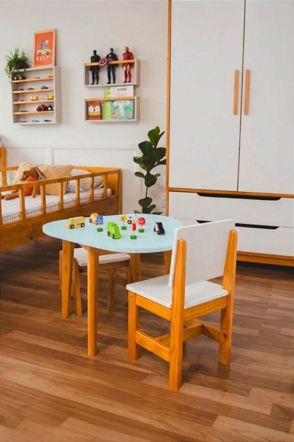 Mesa infantil orgânica