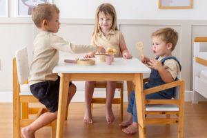 Mesinha Infantil de Madeira