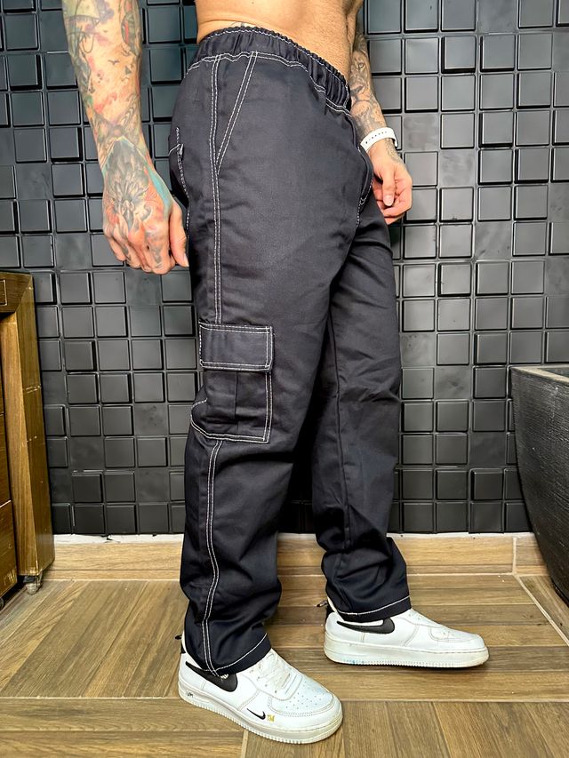 CALÇA MASCULINA-CARGO-BOLSO LATERAL-CORDÃO-STREET-PRETO E BRANCO