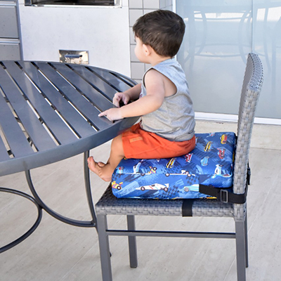 Assento Almofada de Elevação Infantil para Cadeira de Alimentação Cadeirinha de Crianças Bebês UNIVERSAL - Estampa Carros Carrinhos Car Menino Menina