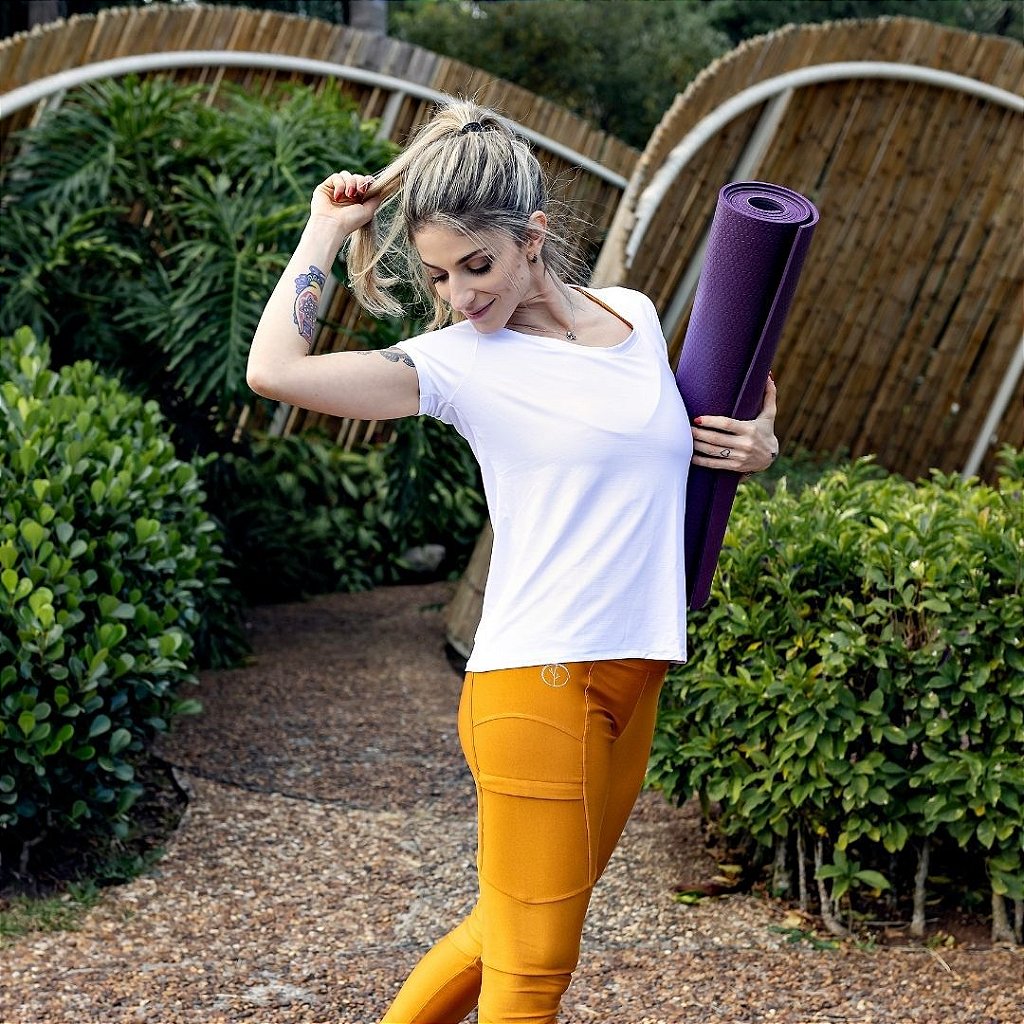 Camiseta Dry Fit - BRANCA - Roupas para atividades físicas e yoga | SuryaFit