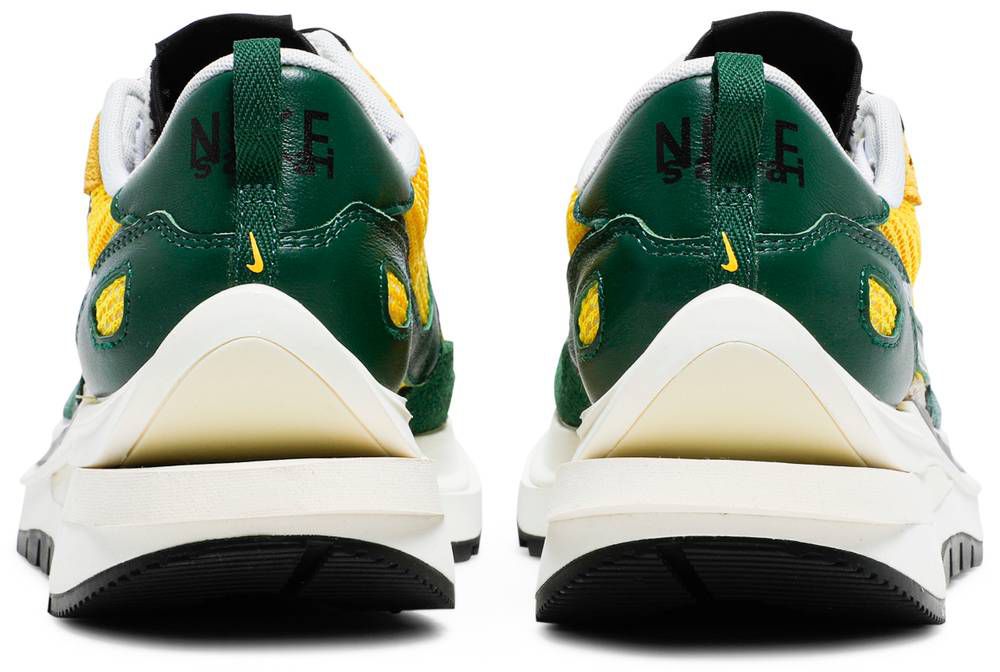 TÊNIS NIKE VAPORWAFFLE X SACAI ' TOUR YELLOW ' - Quem entende de