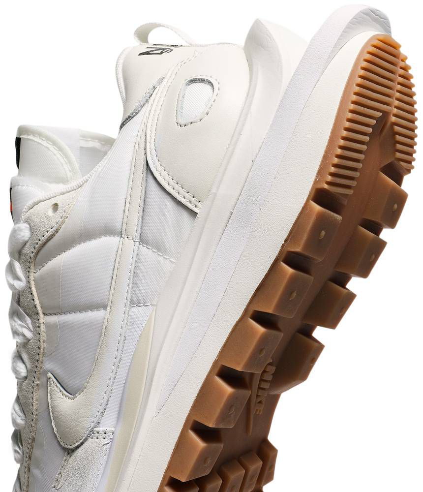 TÊNIS NIKE VAPORWAFFLE X SACAI ' SAIL GUM ' - Os melhores sneakers