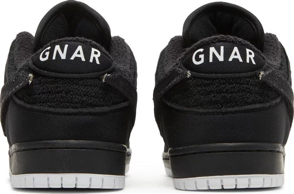 Gnarhunters Nike SB Dunk Low 25 ダンク ナイキ NIKE GNARHUNTERS X DUNK LOW SB ' BLACK ' - Quem entende de tênis
