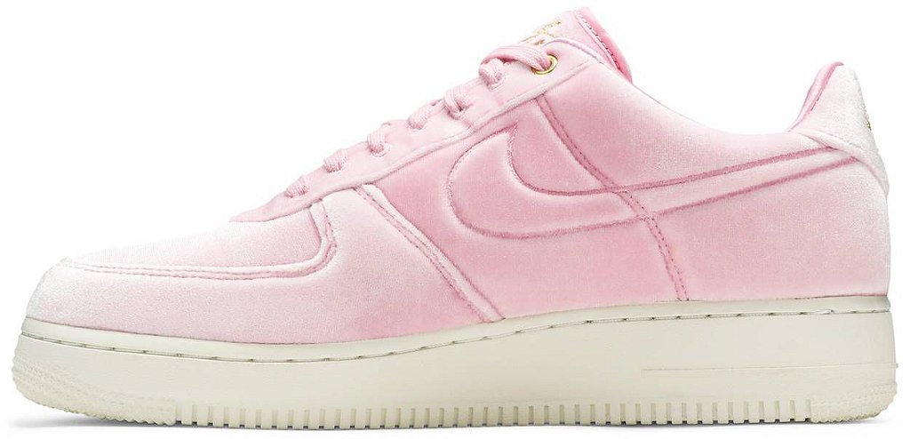 T NIS NIKE AIR FORCE 1 LOW 07 PREMIUM PINK VELOUR Os