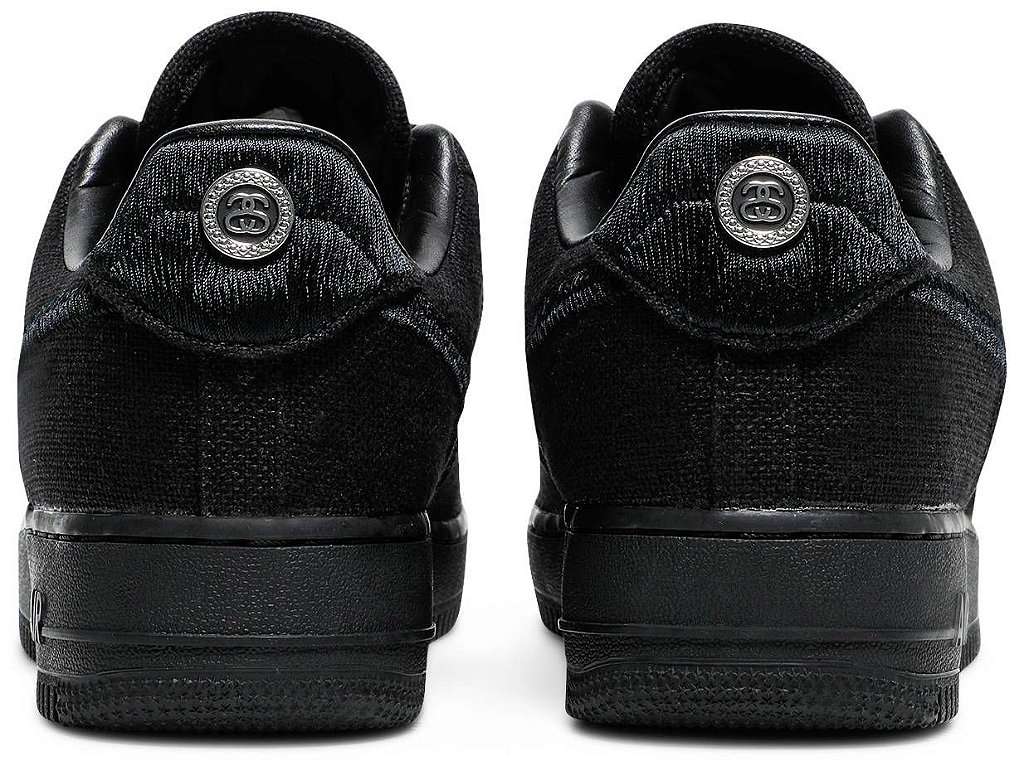 Stussy × Nike Air Force 1 Low Black 黒 27 TÊNIS NIKE AIR FORCE 1 LOW X STUSSY ' TRIPLE BLACK ' - Os melhores