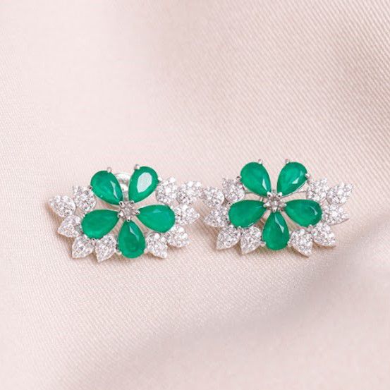 EARCUFF FLOR VERDE ESMERALDA - PRATA 925 - Ross Jóias - Jóias em prata 925