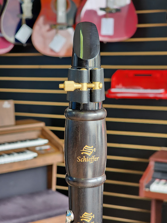 Clarinete Soprano Schieffer em Si bemol (Bb) em madeira com case e