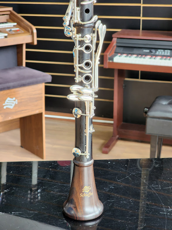 Clarinete Soprano Schieffer em Si bemol (Bb) em madeira com case e