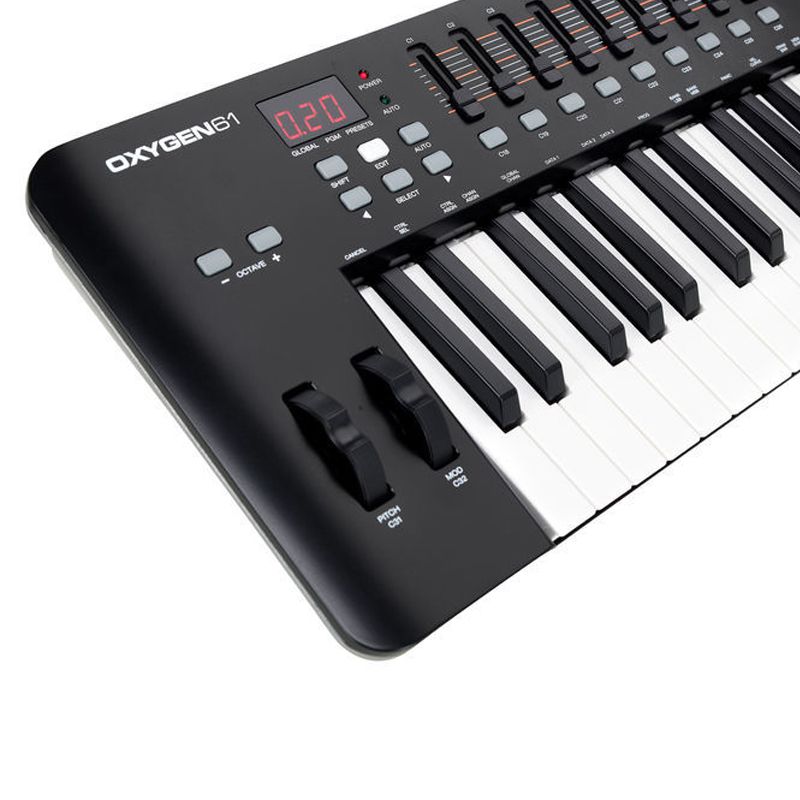 Teclado Controlador M-Audio Oxygen 61 IV + Cabo USB - AudioDriver