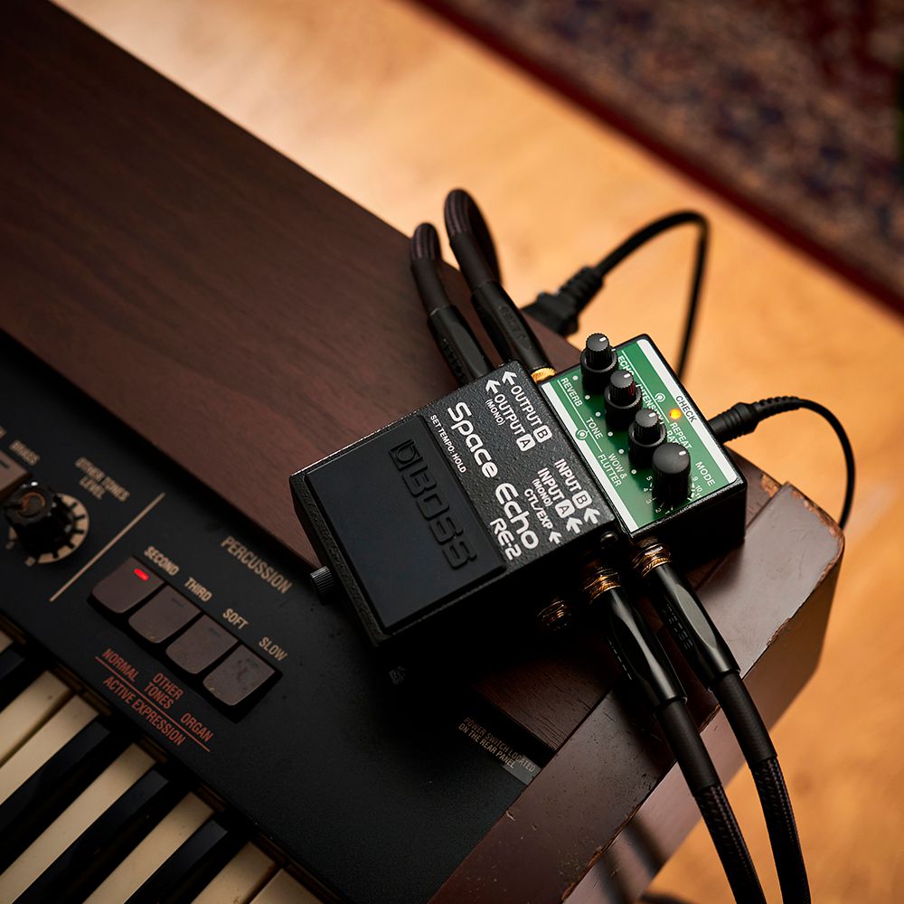 ギター BOSS RE-2 Space Echo BOSS RE-2 | Space Echo Pedal de Delay e Reverb Compacto | Roland