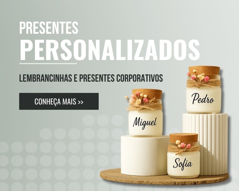 Três potes de vidro com velas decoradas representando lembrancinhas e presentes corporativos personalizados mobile