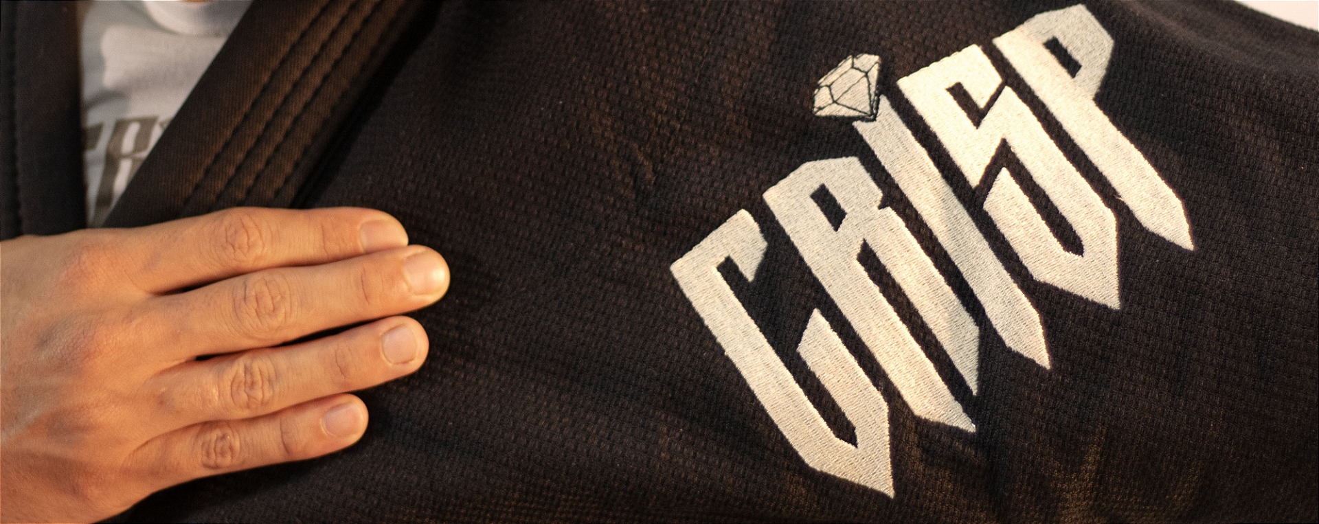 KIMONO CRISP BLACK & GOLD 1