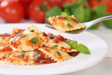 Ravioli com pomodoro