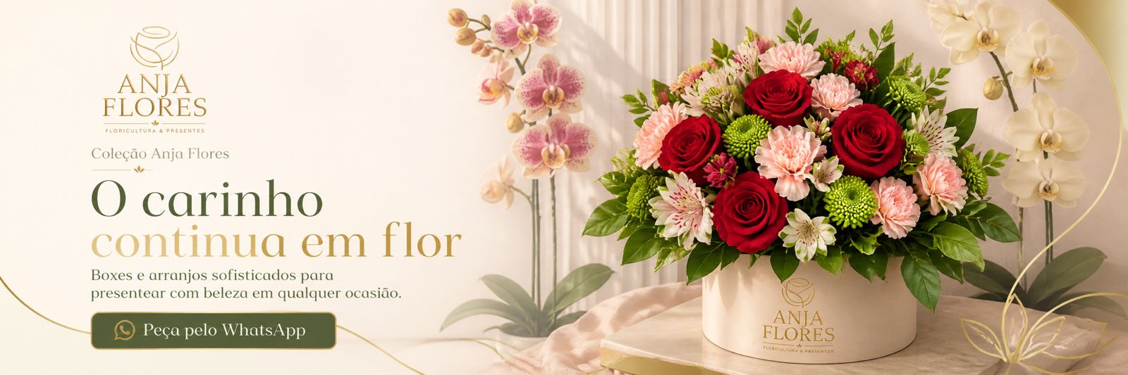 Arranjos com mix de flores brancas e leve toque de amarelo