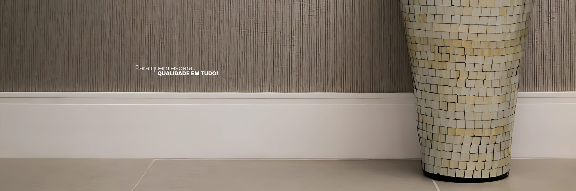 Rodapé boiserie painel ripado Berger fábrica indústria de poliestireno