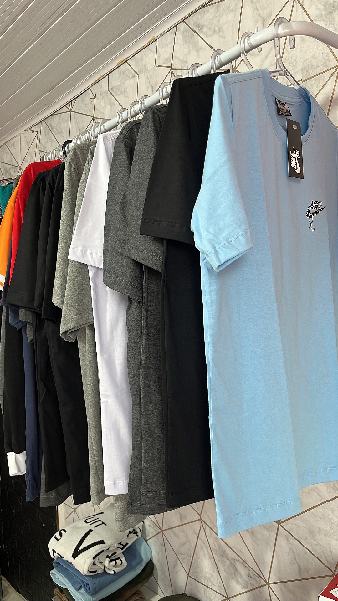 Aposte em nossas camisas masculinas