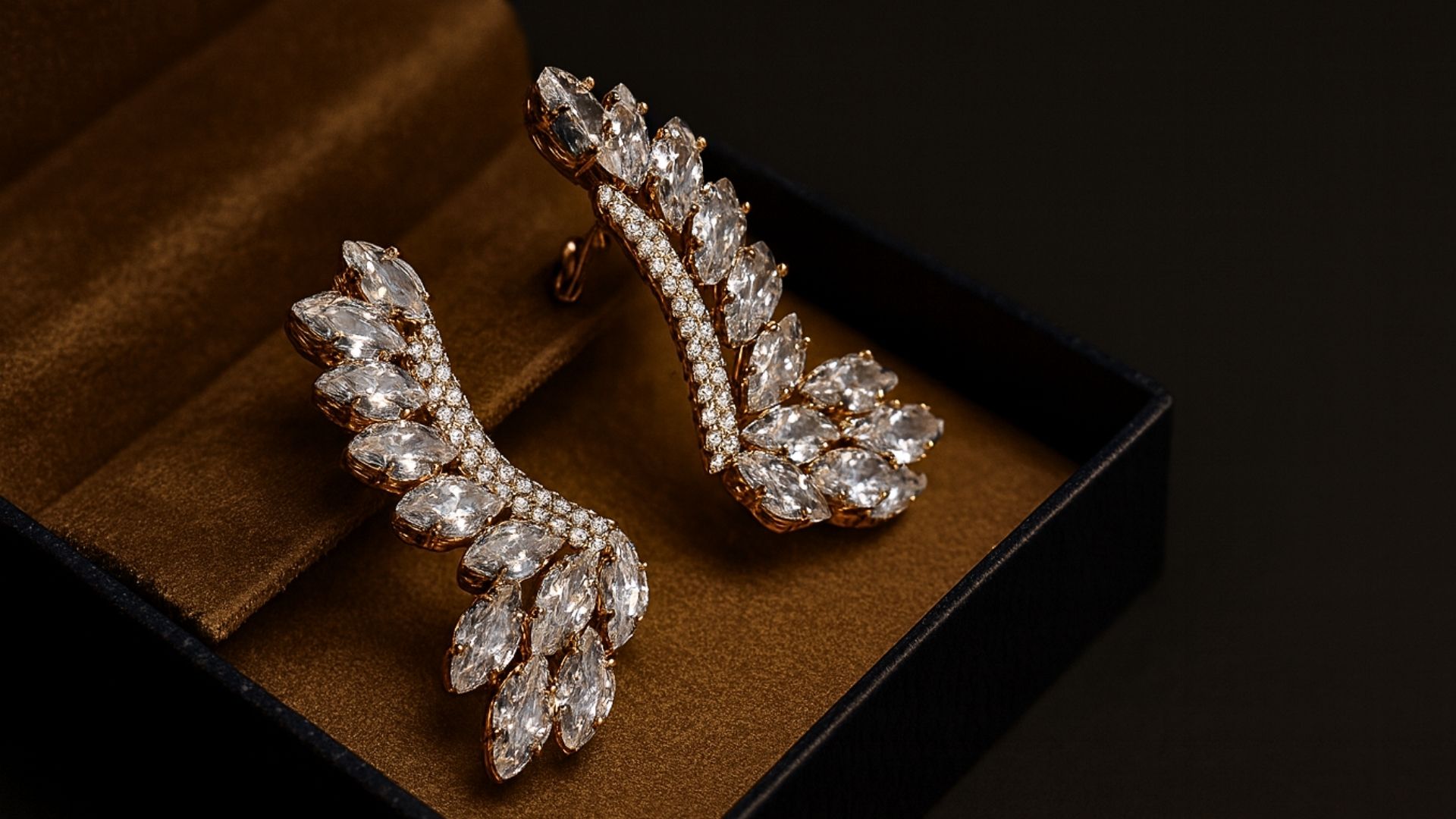 EAR CUFF