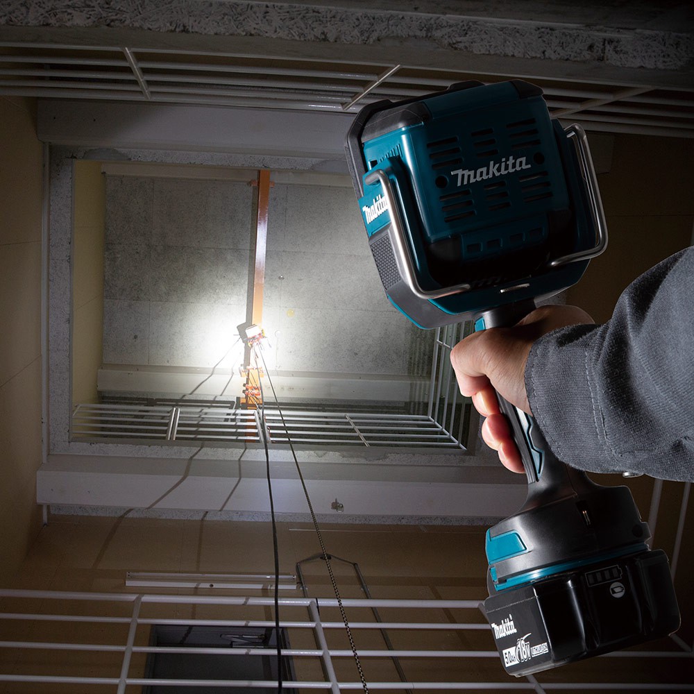 Lanterna LED a Bateria 18V Makita DML812 - Tocco - Tudo para sua