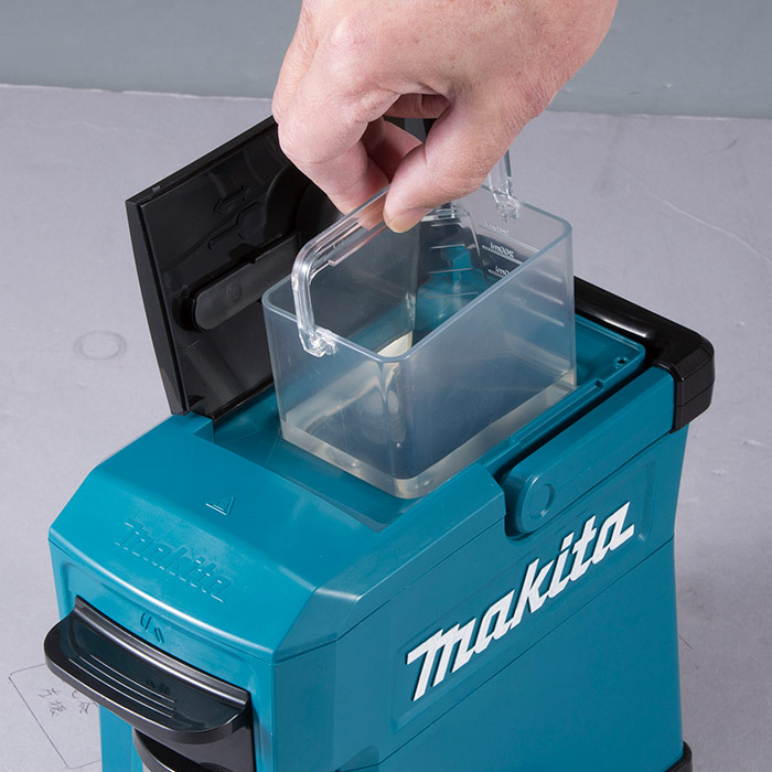 Cafeteira a Bateria Makita DCM501Z 12V/18V - Tocco - Tudo para sua