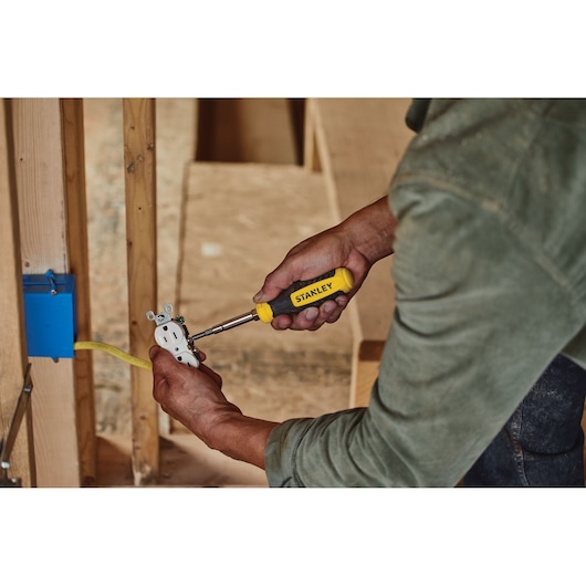 Chave Multibit 6 em 1 Fenda e Phillips Stanley STHT60083-LA