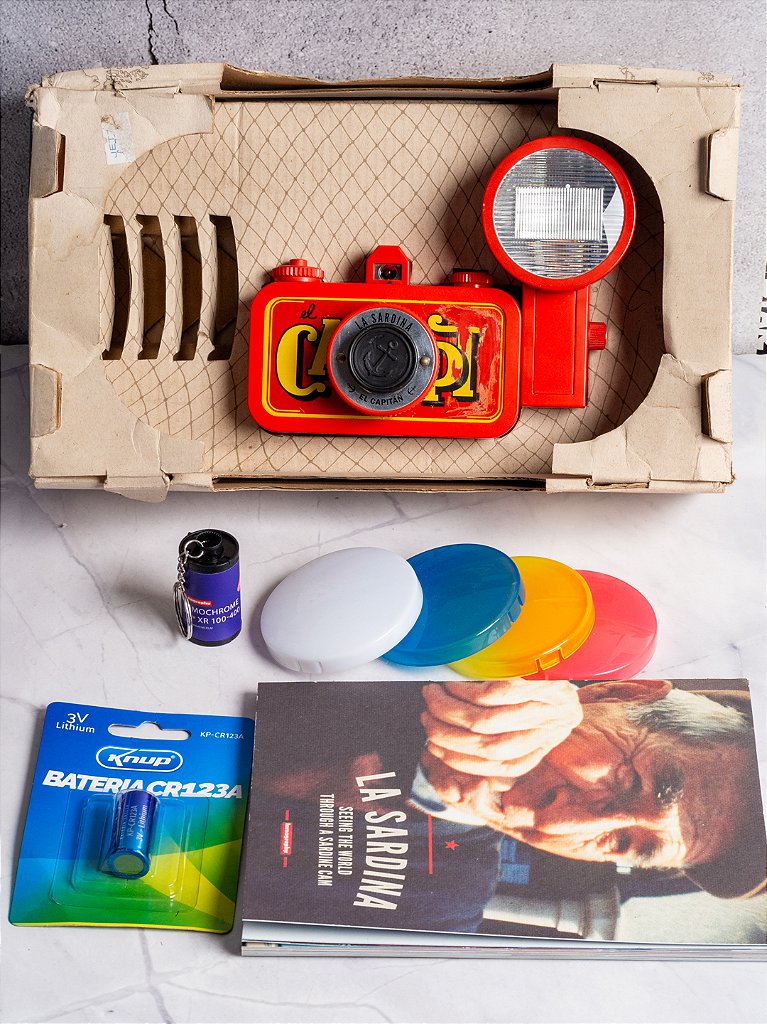 Câmera Lomography La Sardina - El Capitan - Vermelha + 1 Filme
