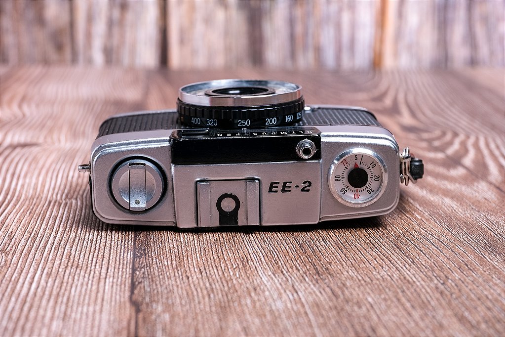 Câmera 35mm - Olympus Pen EE2 + Alça + 2 Filmes - Condição 8.8/10