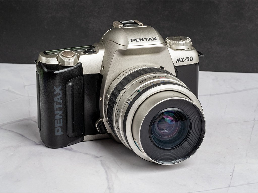 Camera 35mm - Pentax MZ-50 + Lente 35-80mm (9.5/10) +