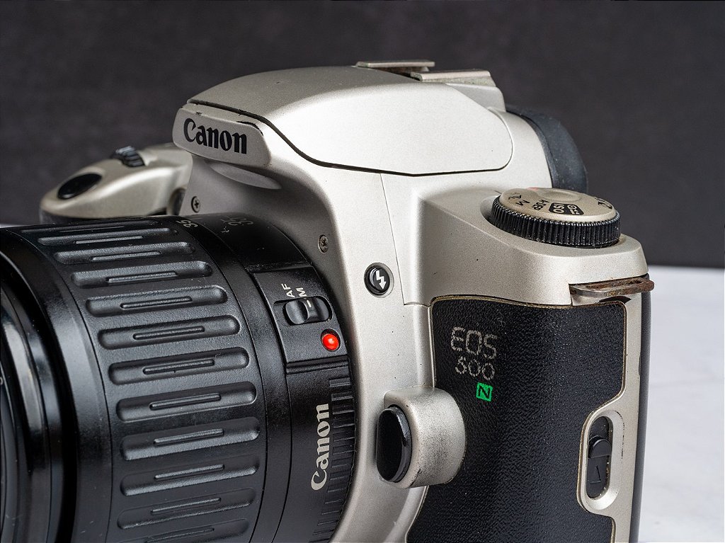 Câmera 35mm - Canon EOS 500N + Lente 35-80mm (8/10) + Alça Nova