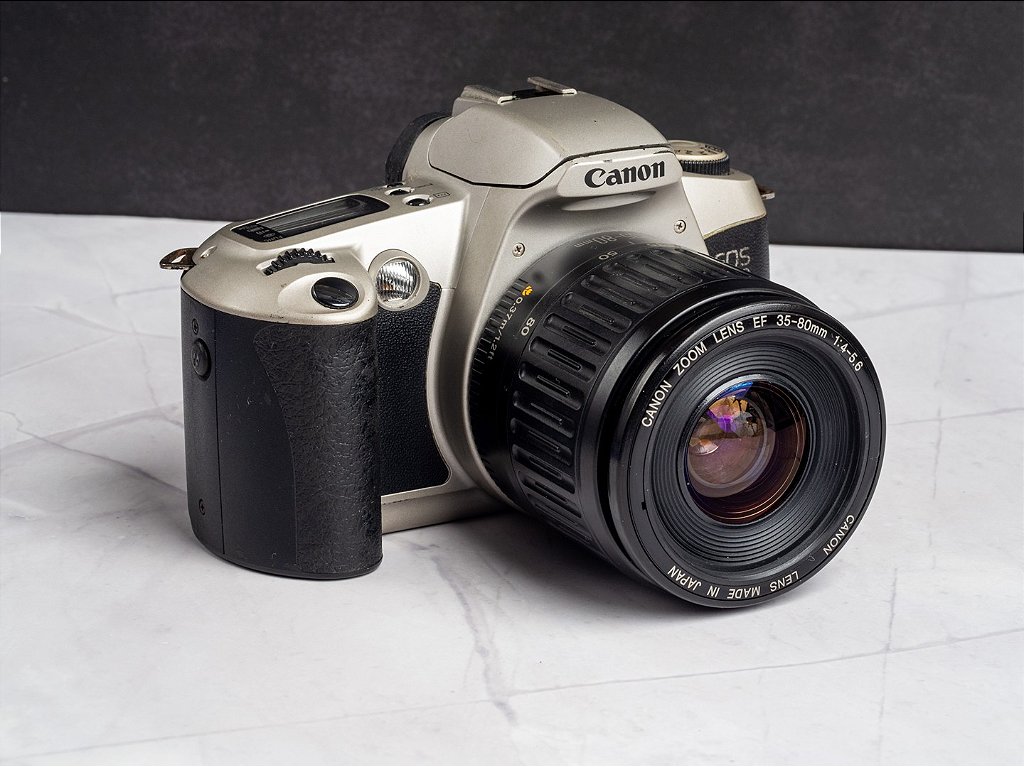 Câmera 35mm - Canon EOS 500N + Lente 35-80mm (8/10) + Alça Nova